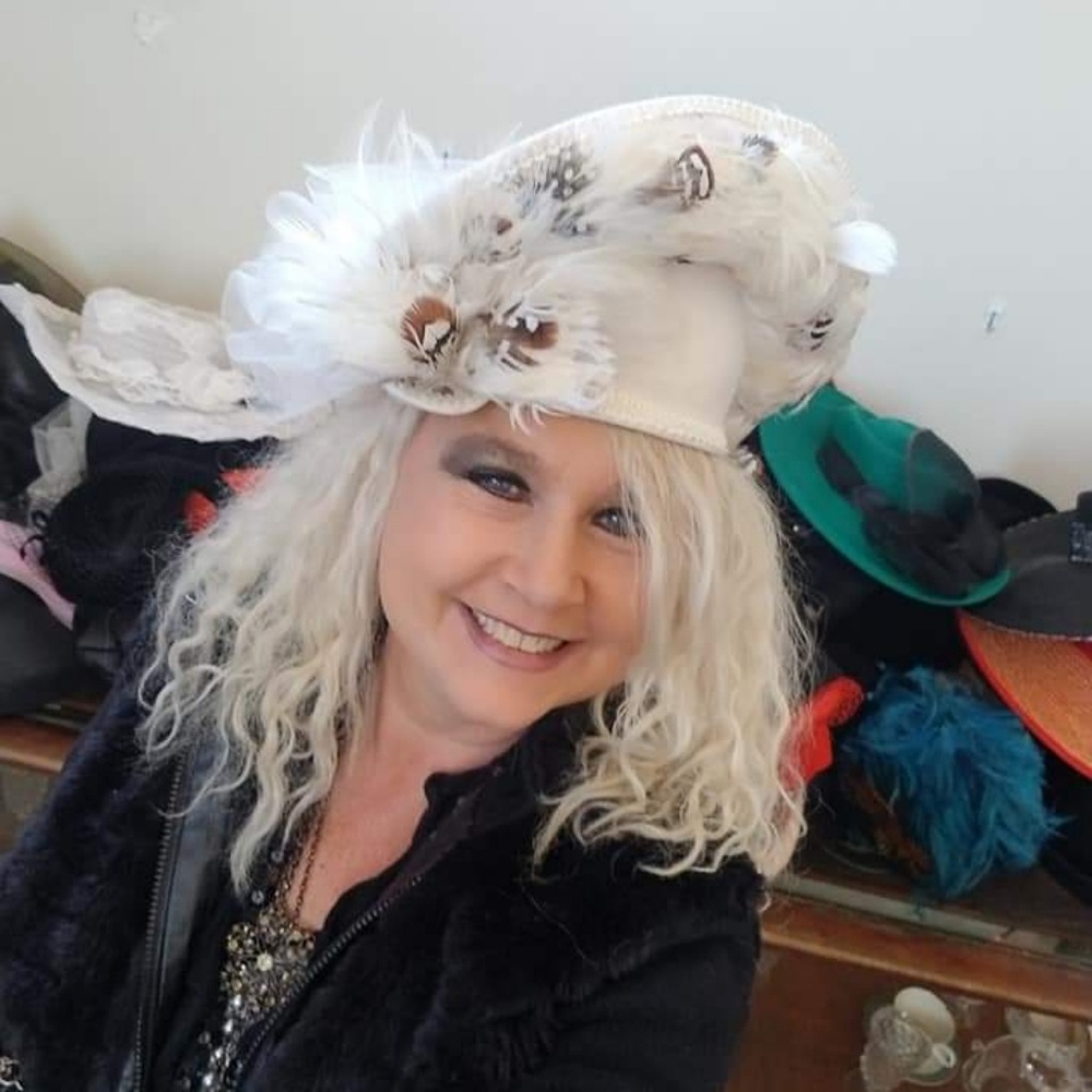 Meet your Posher, Lori